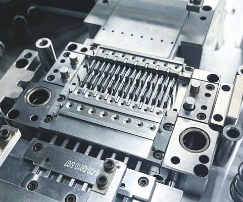 Otomatik olarak biçimlendirme ve biçimleme makine çubuğu kesme biçimlendirme ayırma sistemi
